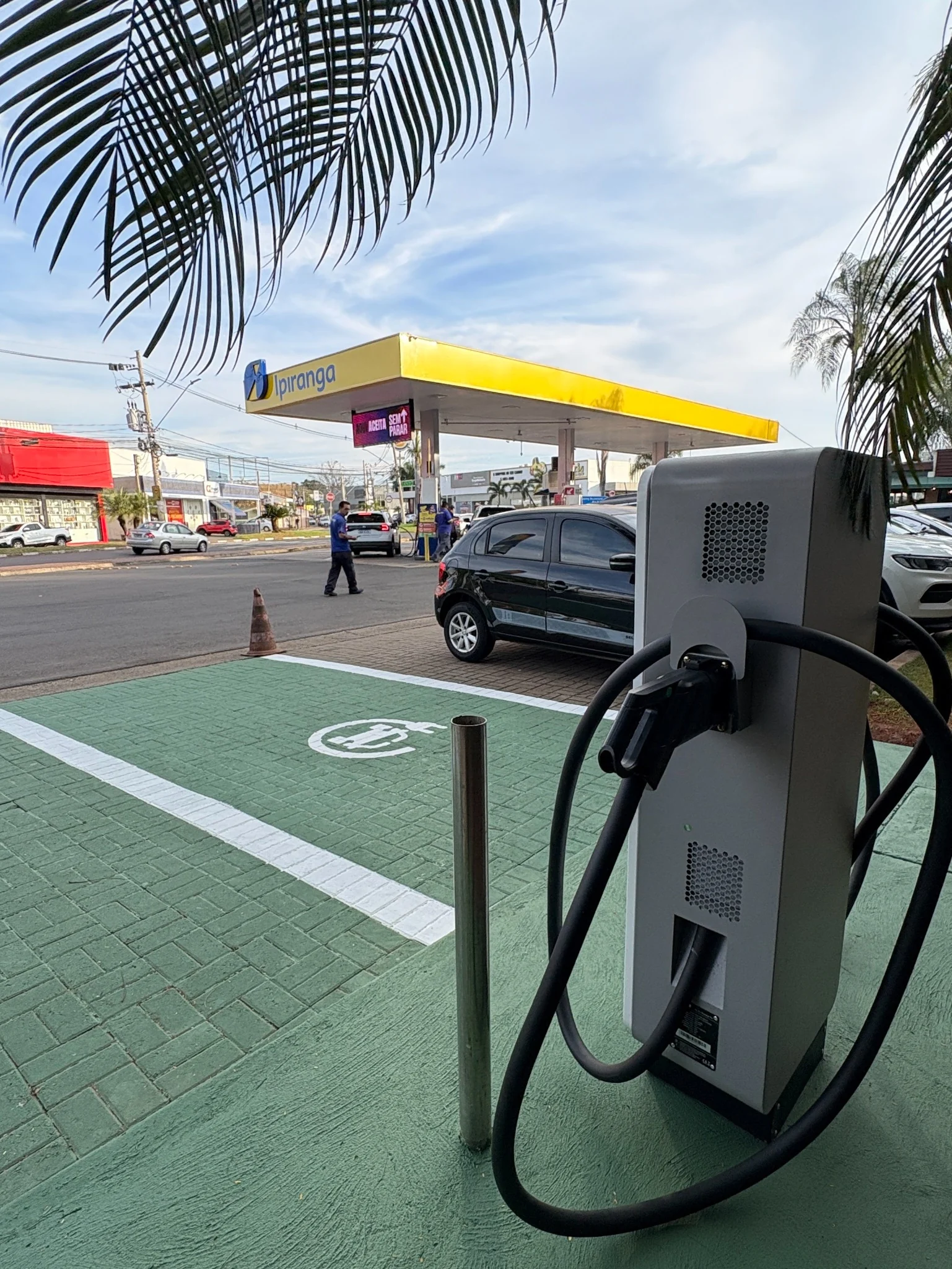 Carregador de carro elétrico